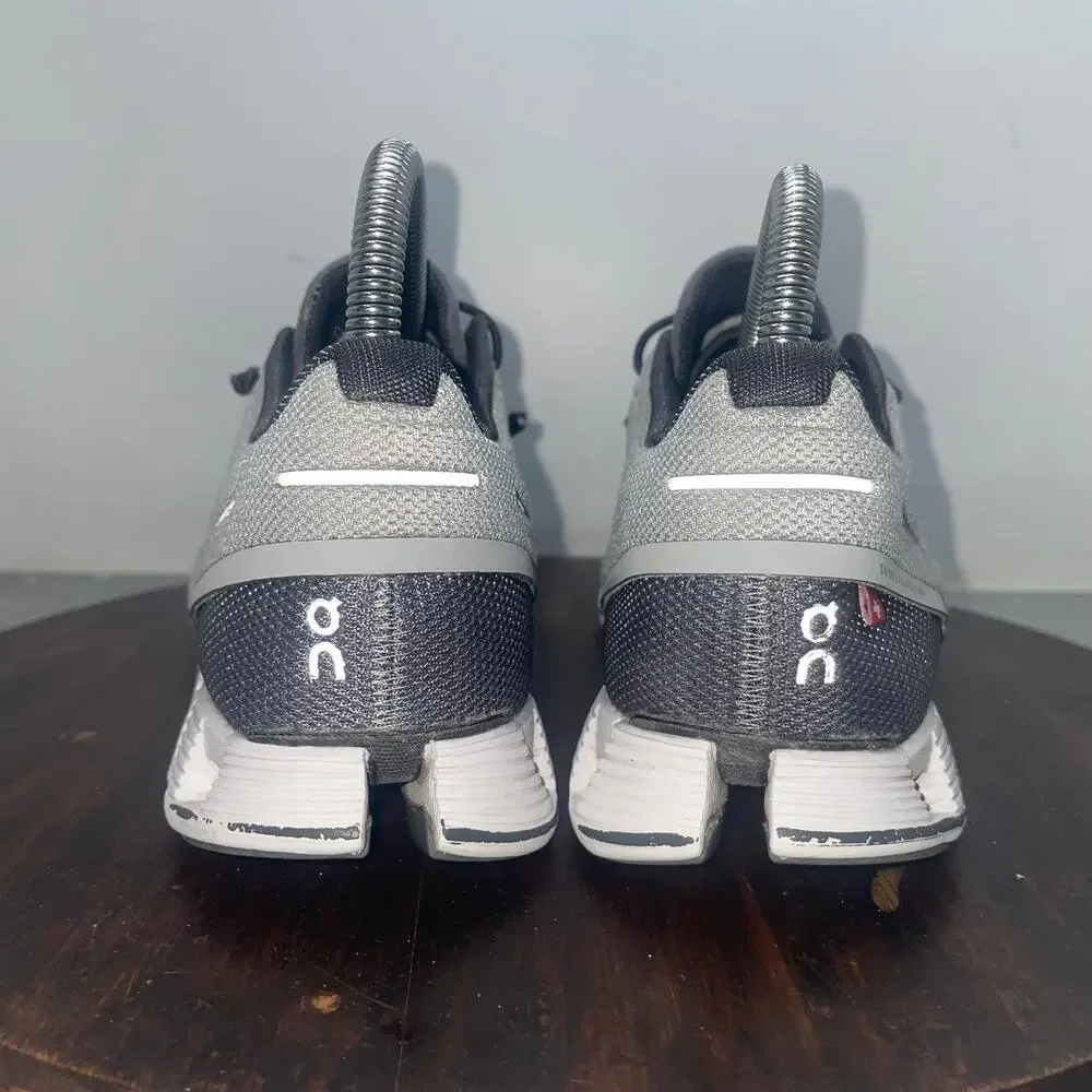 On Cloud 5 Womens Size 7 Gray White Athletic Running Walking Shoes Sneakers